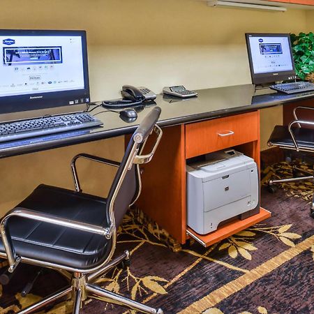 Hampton Inn Емпорія Екстер'єр фото