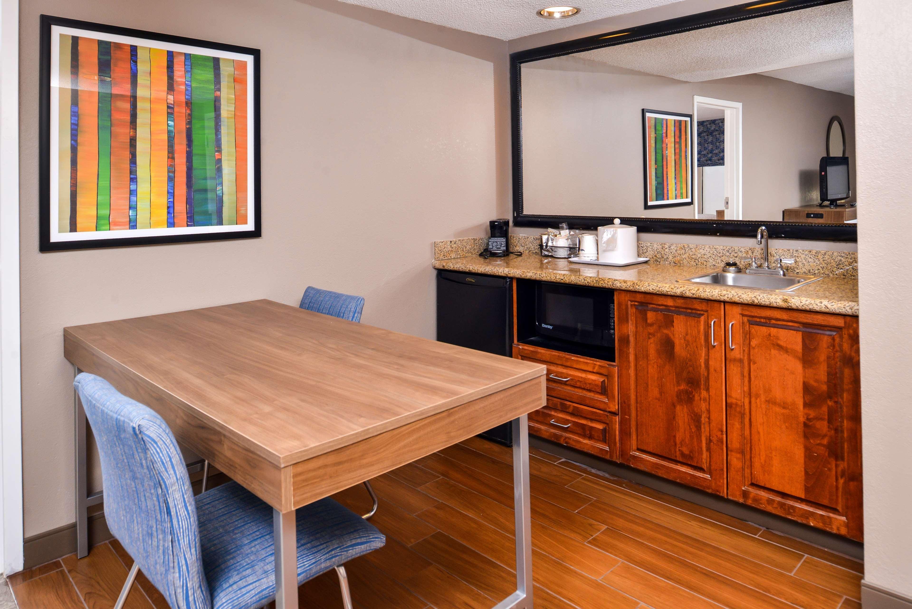 Hampton Inn Емпорія Екстер'єр фото