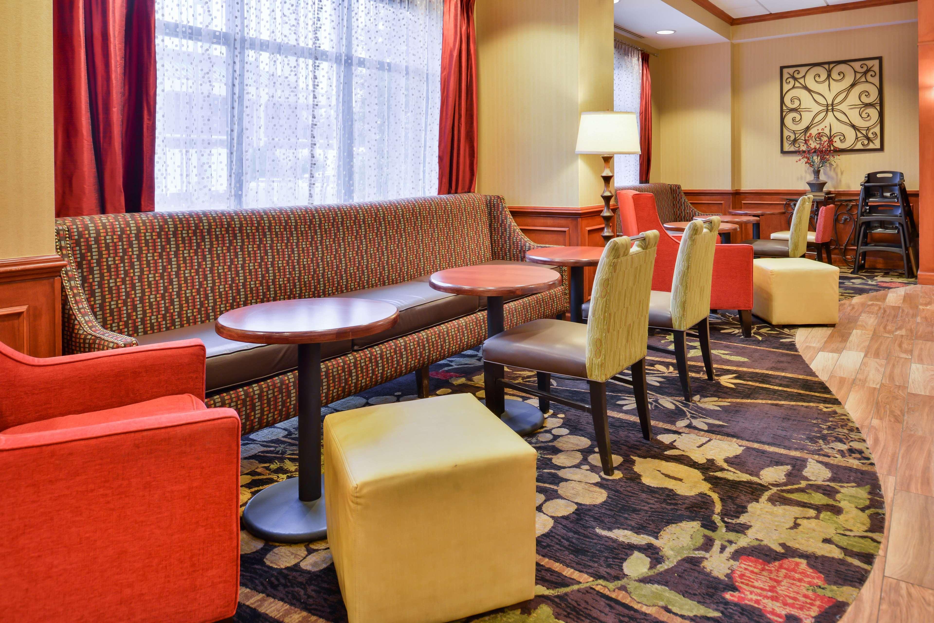 Hampton Inn Емпорія Екстер'єр фото