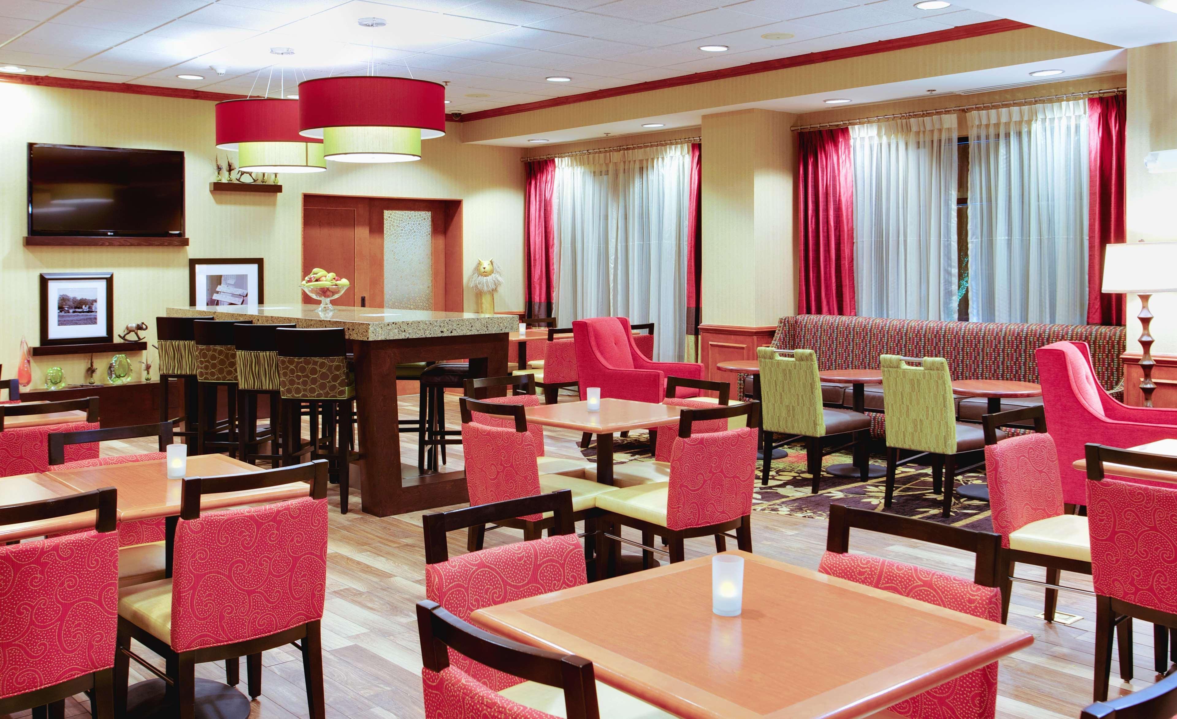 Hampton Inn Емпорія Екстер'єр фото