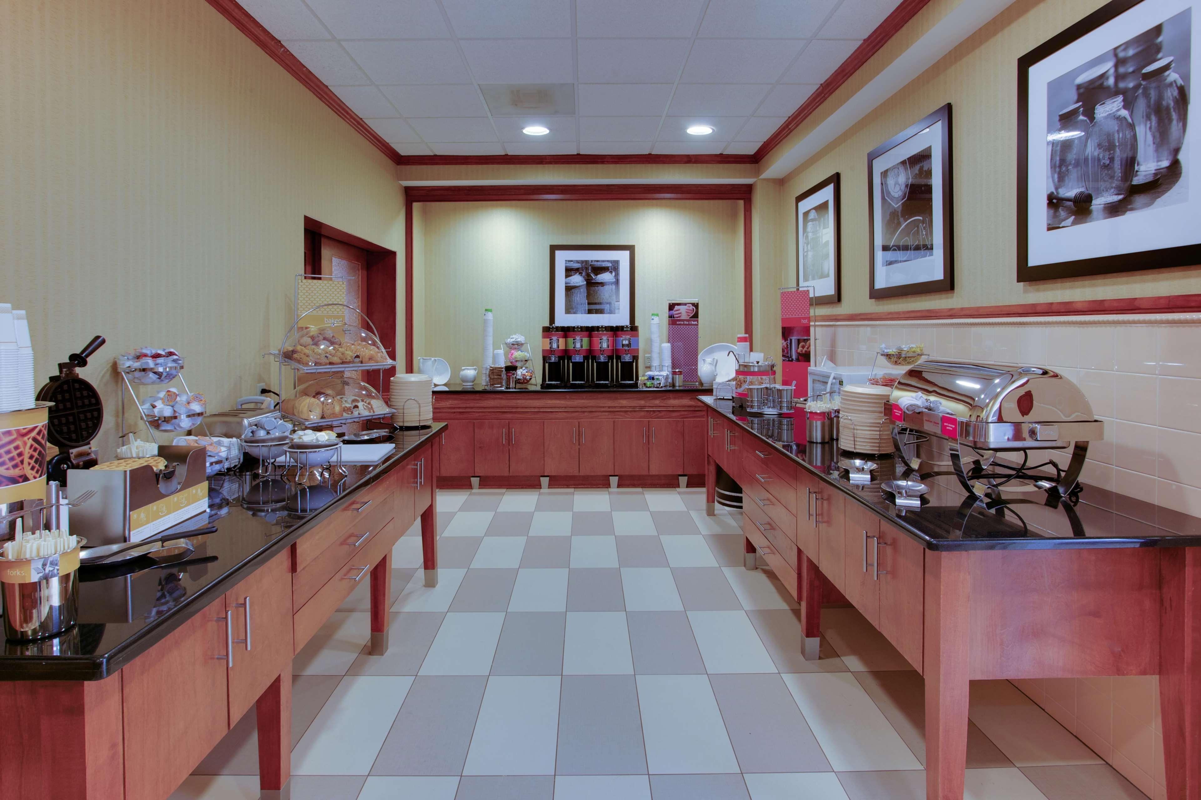 Hampton Inn Емпорія Екстер'єр фото