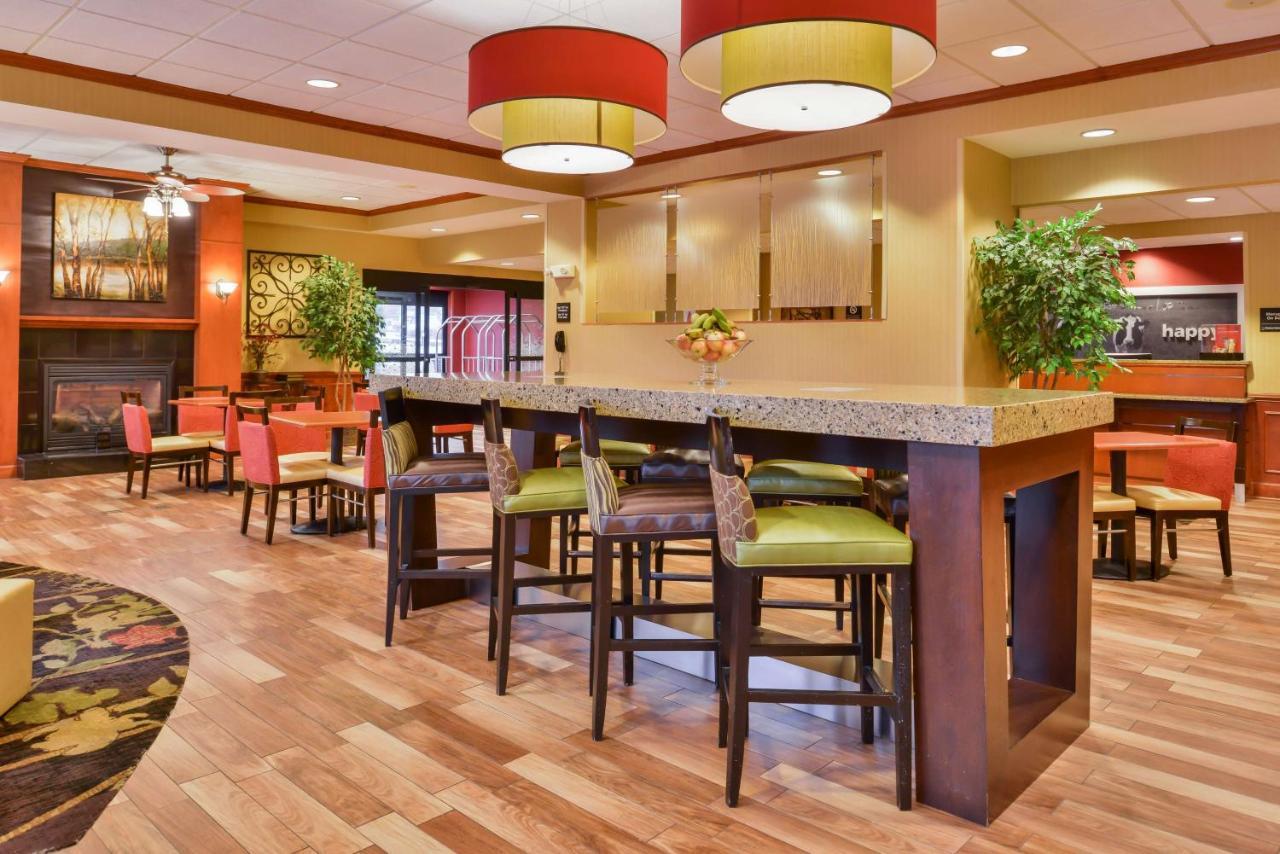Hampton Inn Емпорія Екстер'єр фото