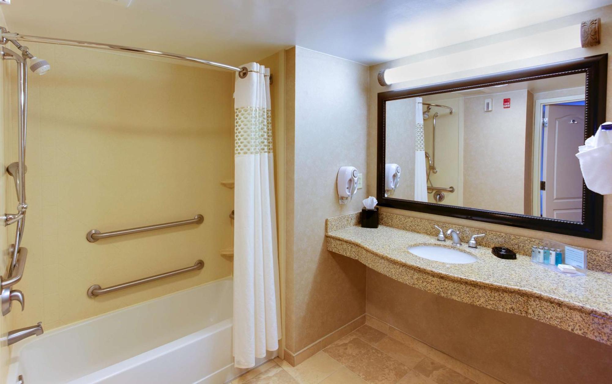 Hampton Inn Емпорія Екстер'єр фото